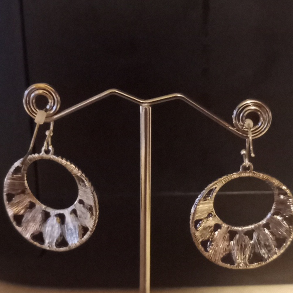 Earrings - Picture 2 of 2